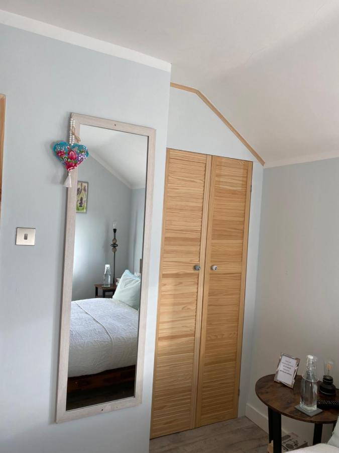 Cosy Double Room In A Seaside Cottage Crafthole エクステリア 写真